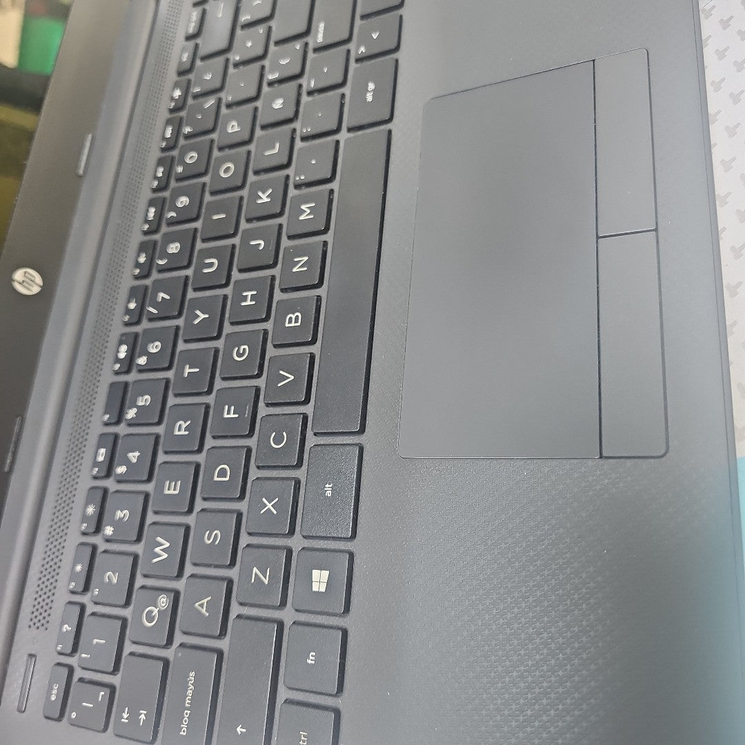 LAPTOP HP 14-CF2542LA (2022) 256 GB SSD 8 GB RAM (SEMINUEVO)