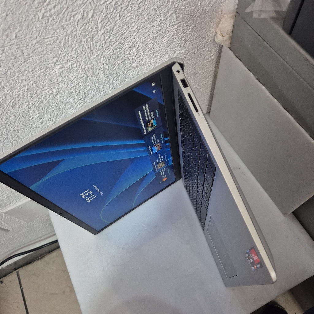 LAPTOP DELL INSPIRON 15 3535 (2024) 512 GB SSD 8 GB RAM (SEMINUEVO)