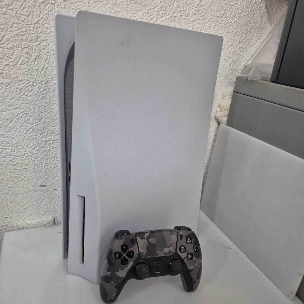 CONSOLA DE VIDEOJUEGO SONY PS5 825 SSD (SEMINUEVO)