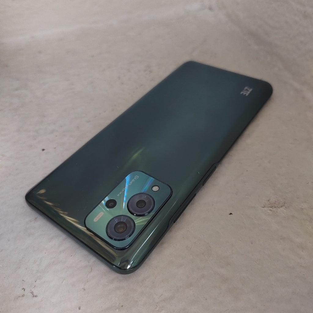 CELULAR ZTE BLADE V40 PRO 9046 128 GB 6 RAM                                                                                                (SEMINUEVO)