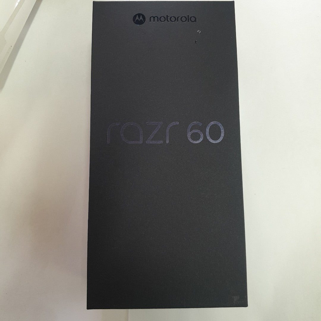 CELULAR MOTOROLA RAZR 60 XT2553-1 (2025) 512 GB 12 GB RAM (SEMINUEVO)
