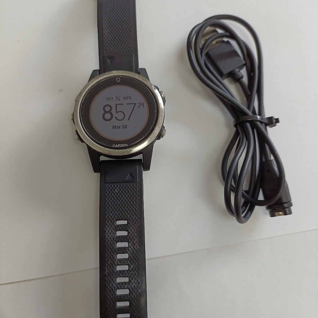 SMARTWATCH GARMIN FENIX 5S 42 MM GPS (SEMINUEVO)