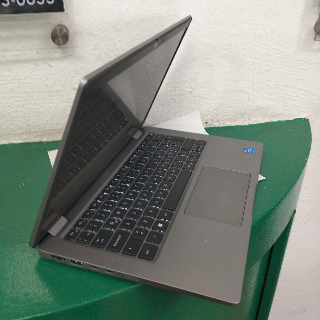 LAPTOP DELL LATITUDE 5440 (2023) 512 GB SSD 16 GB RAM (SEMINUEVO)