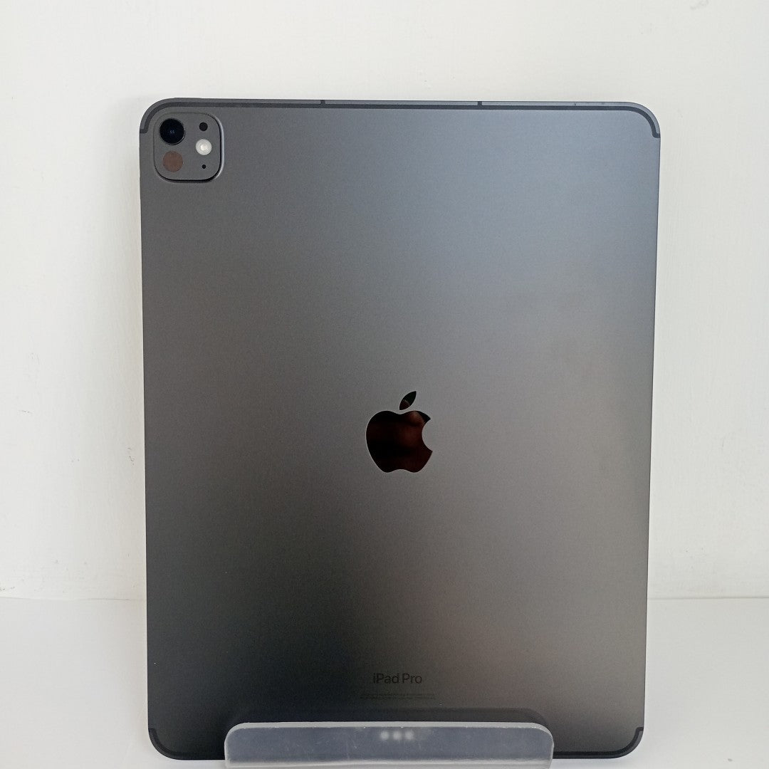 TABLETA APPLE IPAD PRO 13" A2926 (2024) 256 GB 8 GB RAM (SEMINUEVO)
