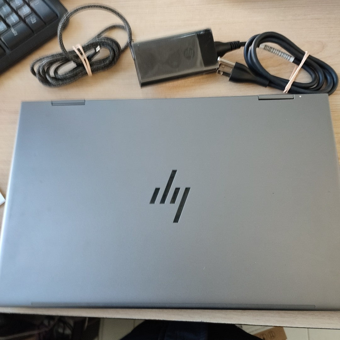LAPTOP HP ENVY X360 15-FE1073CL (2 EN 1) (2024) 1 TB SSD 32 GB RAM (SEMINUEVO)