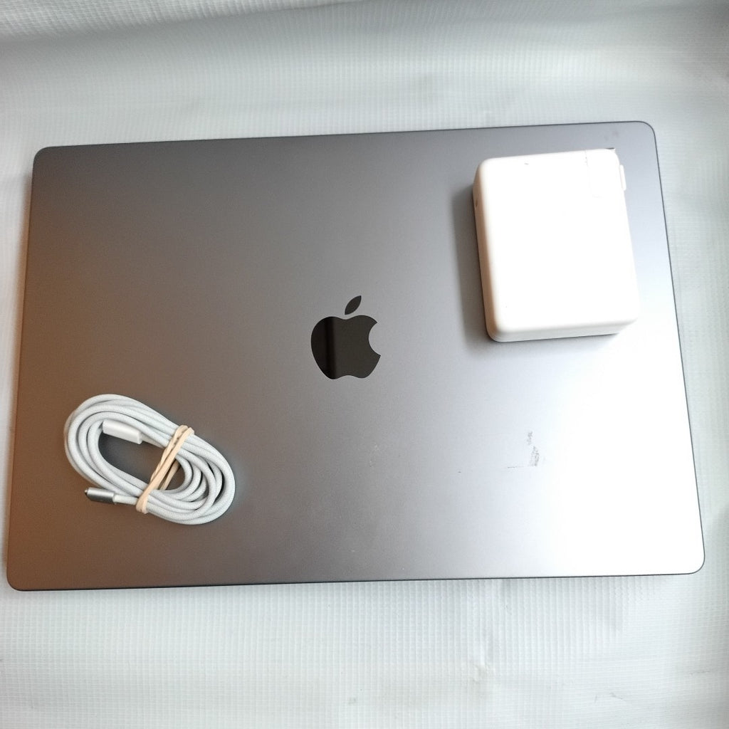 LAPTOP APPLE MACBOOK PRO 16" 2021 A2485 (CPU10 / GPU32) 1 TB SSD 32 GB RAM (SEMINUEVO)