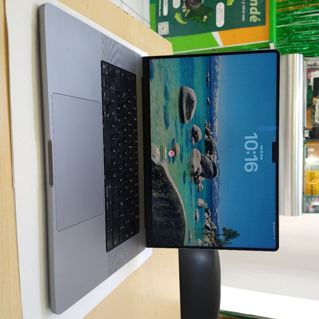 LAPTOP APPLE MACBOOK PRO 16" 2021 3.2 A2485 (10 CPU / 16 GPU) 512 GB SSD 16 GB RAM (SEMINUEVO)