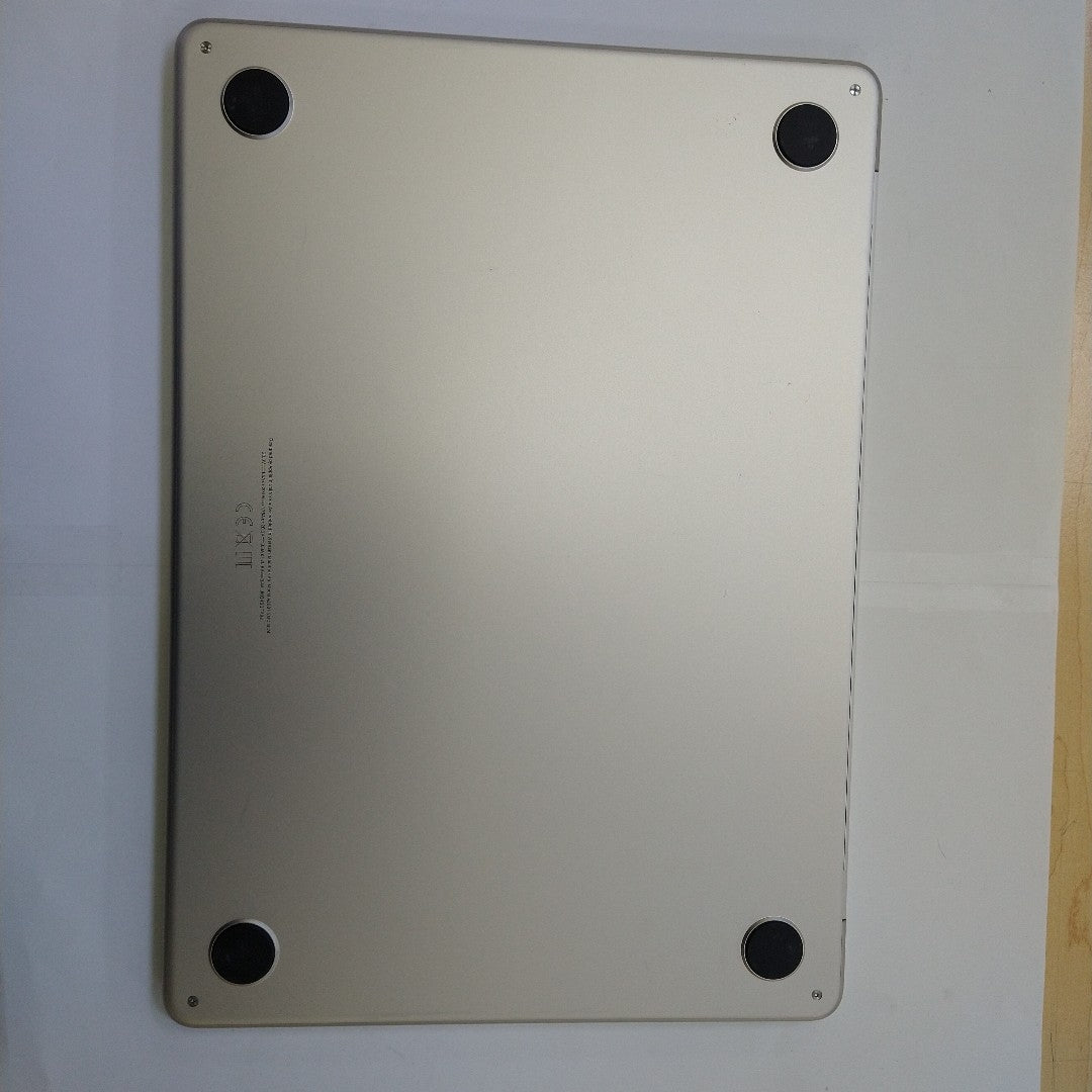 LAPTOP APPLE MACBOOK AIR 13" 2022 3.49 A2681 (8 CPU/8 GPU) 256 GB SSD 16 GB RAM (SEMINUEVO)