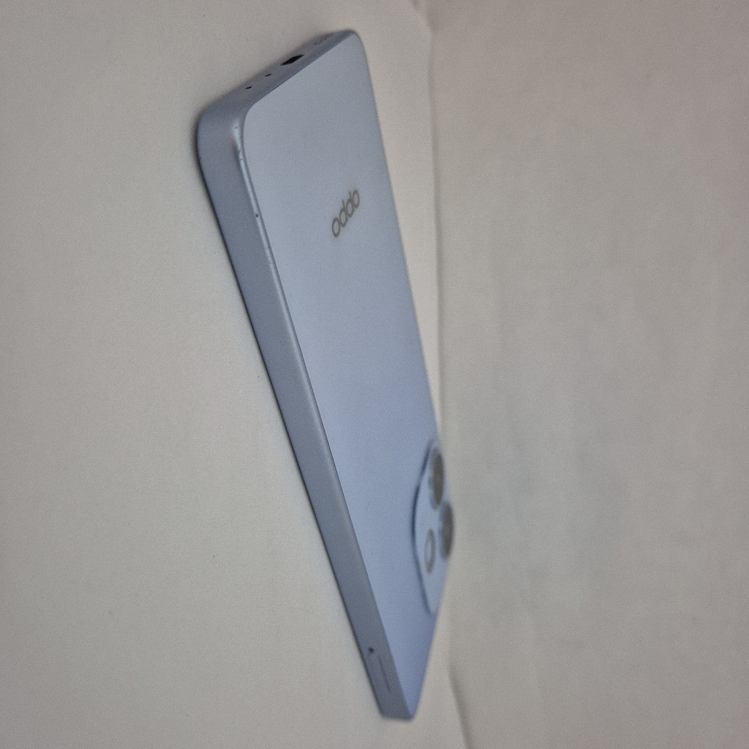 CELULAR OPPO  A5 PRO CPH2711 (2025) 256 GB 8 GB RAM (SEMINUEVO)