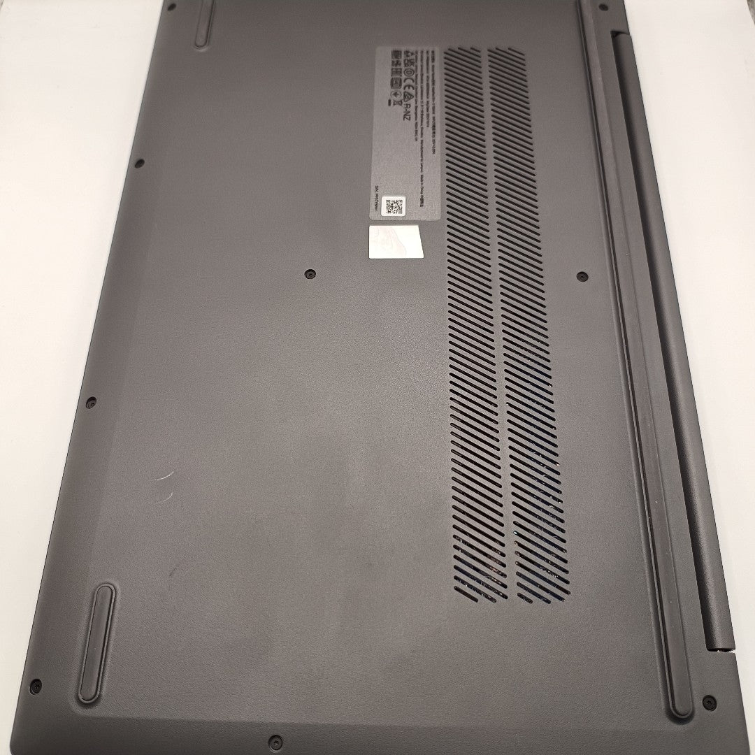 LAPTOP LENOVO IDEAPAD SLIM 3 15IAH8 (2024) 512 GB SSD 8 GB RAM (SEMINUEVO)