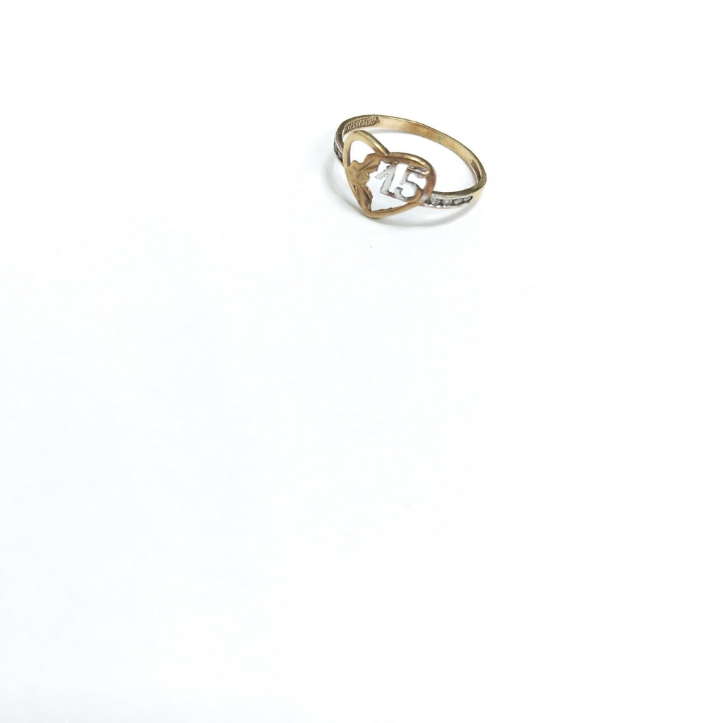 K1 0,70 GRMS 10 K ESPECIFICACIONES COMPLEMENTARIAS ANILLITO DE 15 AÑOS CON CORAZO (SEMINUEVO)