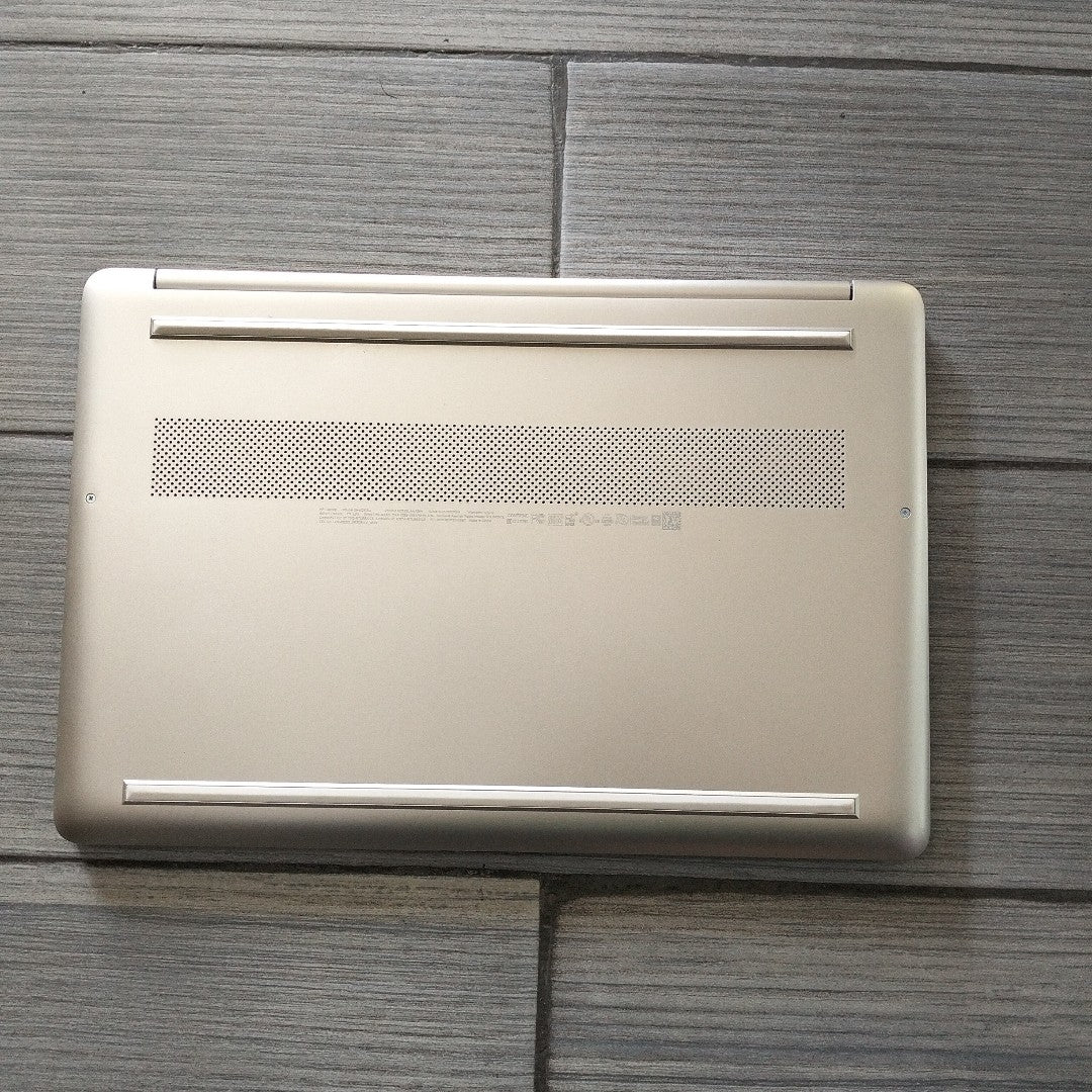 LAPTOP HP 15-EF2518LA (2023) 256 GB SSD 12 GB RAM (SEMINUEVO)