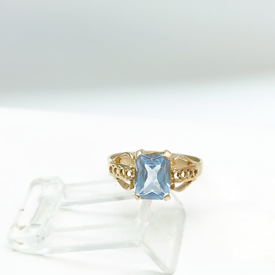 K1 2,30 GRMS 10 K ESPECIFICACIONES COMPLEMENTARIAS ANILLITO PIEDRA COLOR AZUL (SEMINUEVO)