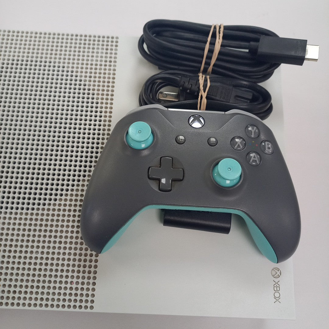 CONSOLA DE VIDEOJUEGO MICROSOFT XBOX ONE S 1 TB (SEMINUEVO)