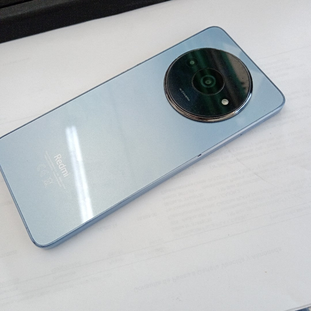 CELULAR XIAOMI REDMI A3 2312CRNCCL (2024) 64 GB 3 GB RAM (SEMINUEVO)