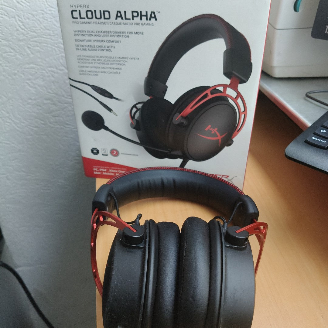 AUDIFONOS HYPERX CLOUD ALPHA HX-HSCA-RD ALAMBRICO OVER EAR (SEMINUEVO)