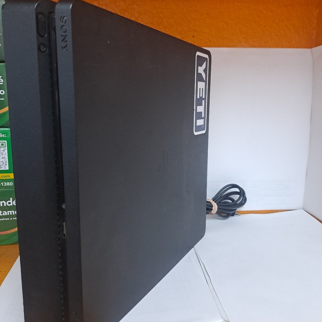 CONSOLA DE VIDEOJUEGO SONY PS4 SLIM 1 TB (SEMINUEVO)
