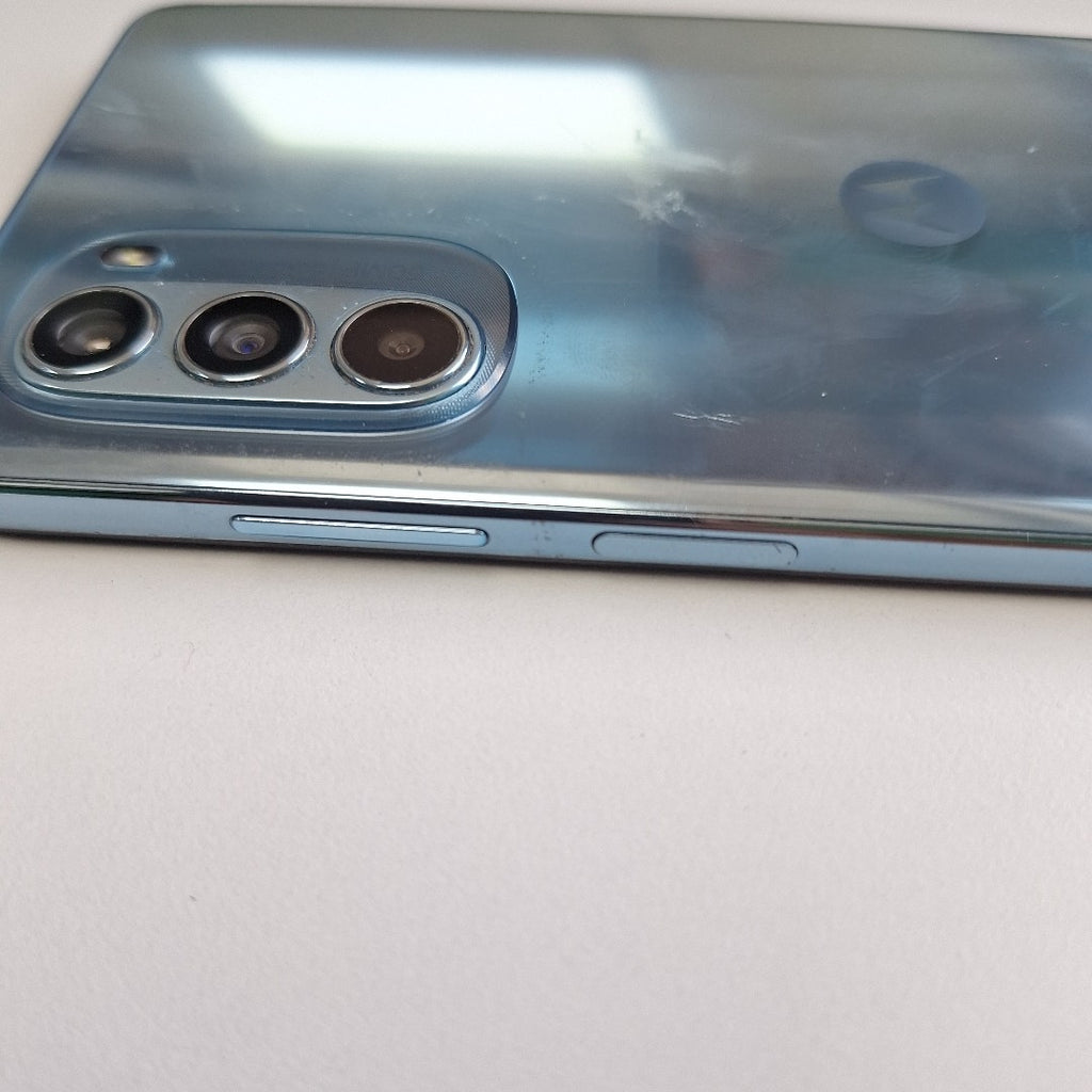 CELULAR MOTOROLA MOTO G52 XT2221-2 256 GB 6 GB RAM (SEMINUEVO)