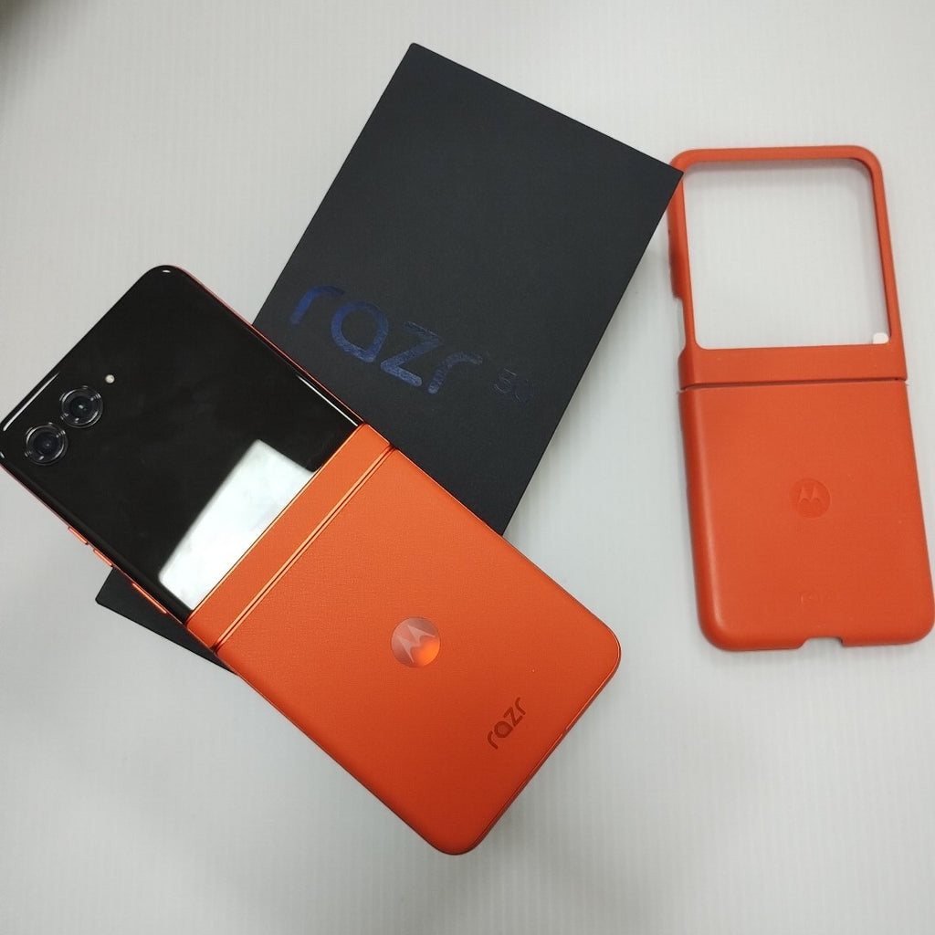 CELULAR MOTOROLA RAZR 50 5G XT2453-1 512 GB 12 GB RAM (SEMINUEVO)