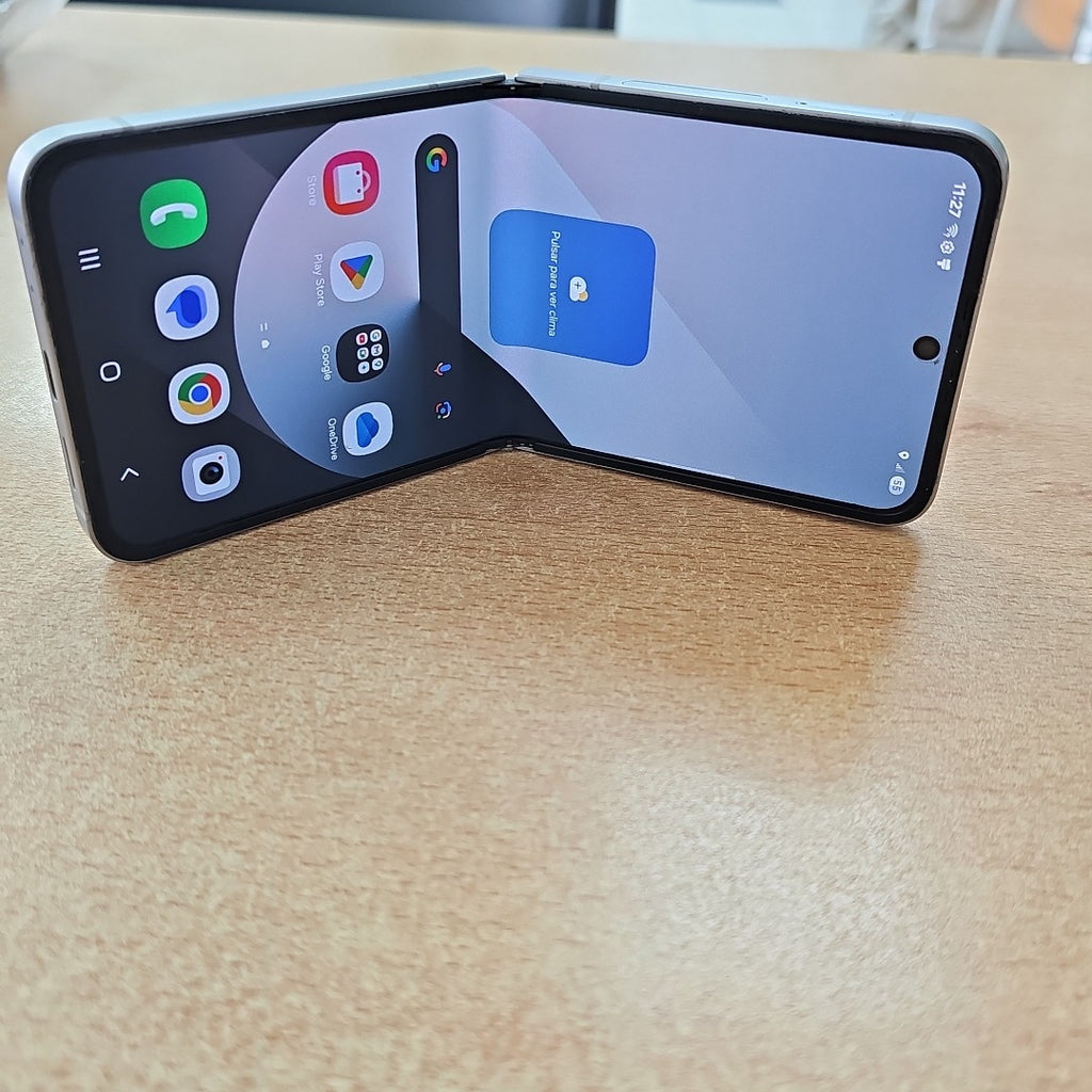 CELULAR SAMSUNG GALAXY Z FLIP6 SM-F741B (2024) 512 GB 12 GB RAM (SEMINUEVO)