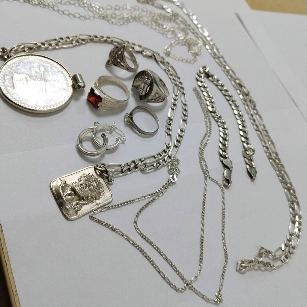 ANILLITO, ANILLO, ARRACADAS PAR, CADENA PLATA 118 GRMS (SEMINUEVO)