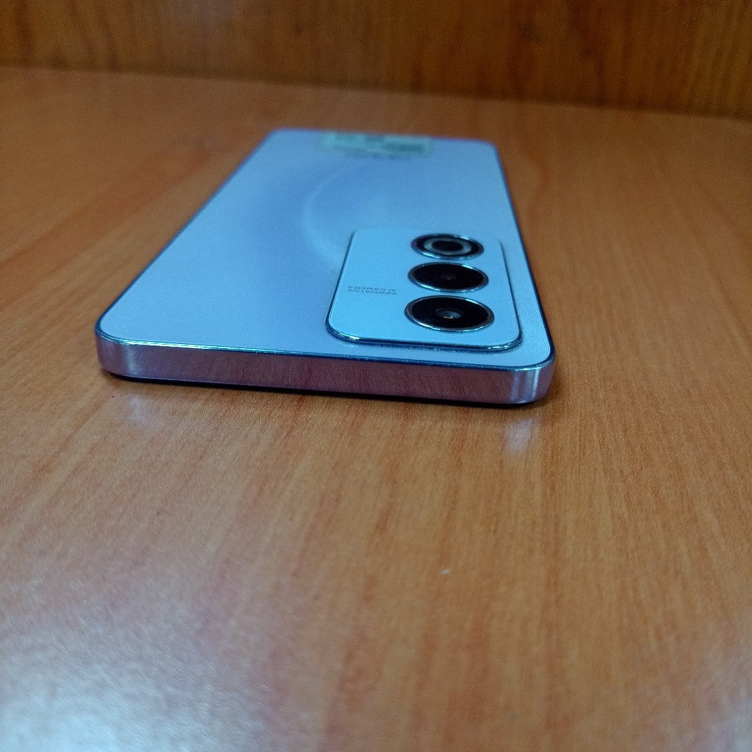 CELULAR OPPO  A80 5G CPH2639 (2024) 256 GB 8 GB RAM (SEMINUEVO)