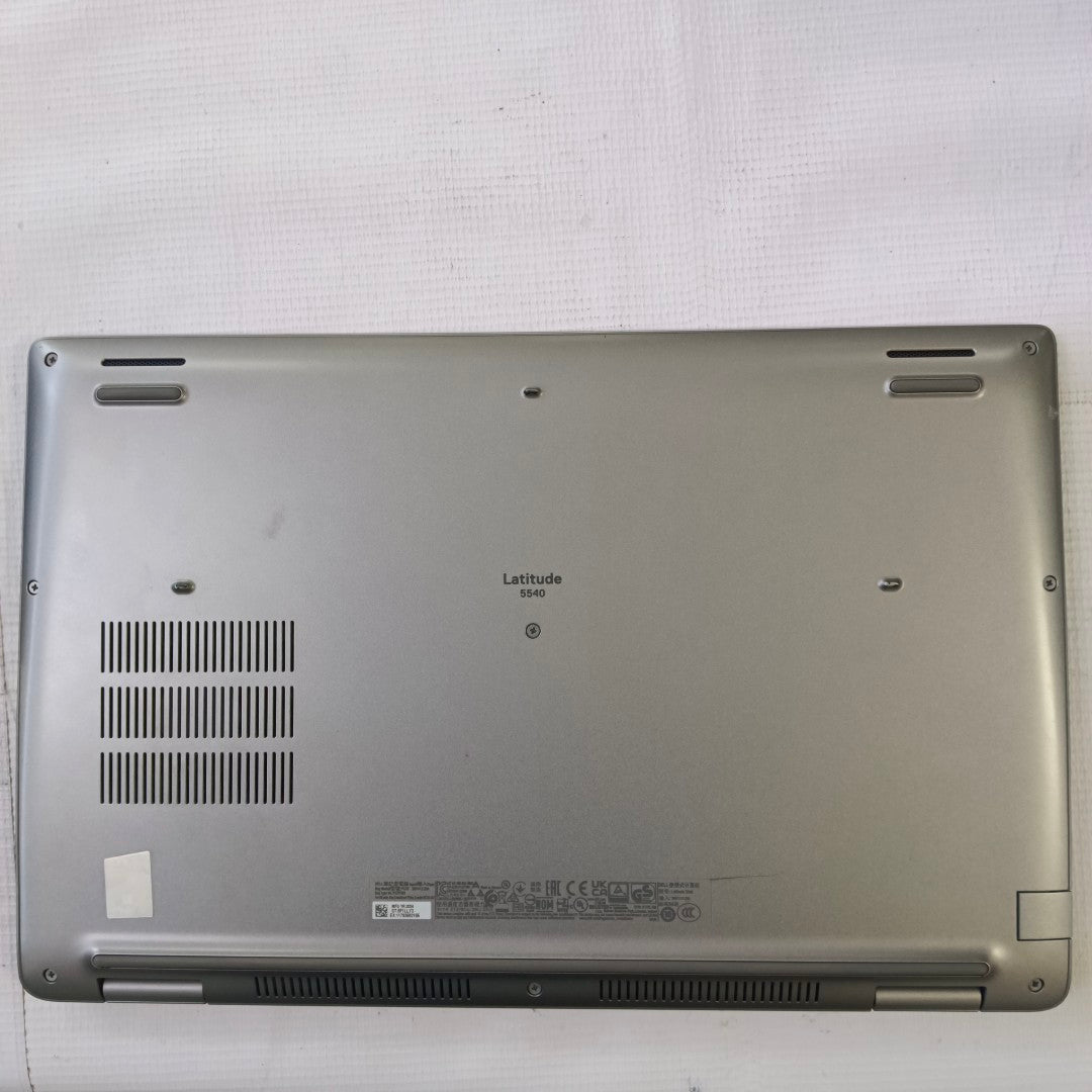 LAPTOP DELL LATITUDE 5540 (2023) 512 GB SSD 16 GB RAM (SEMINUEVO)