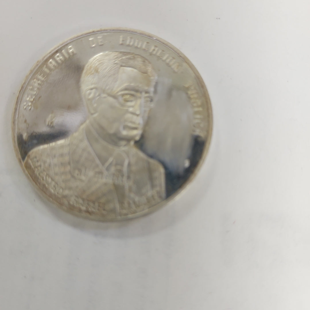 MEDALLA CONMEMORATIVA PLATA 28.2 GRMS (SEMINUEVO)