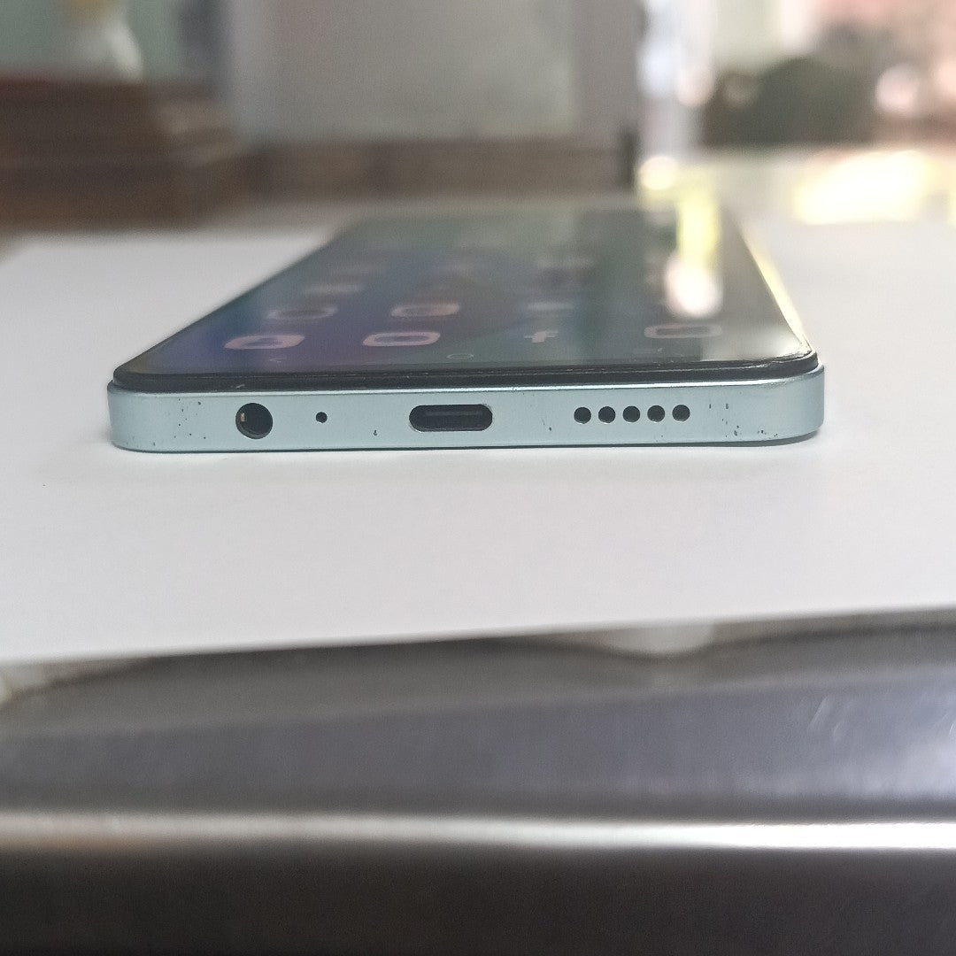 CELULAR VIVO Y36 V2247 128 GB 8 GB RAM (SEMINUEVO)