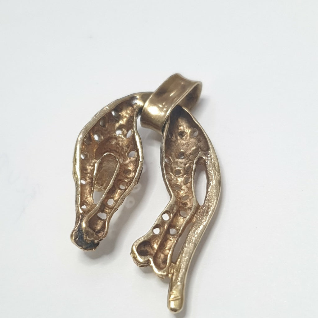 K1 14,70 GRMS 14 K ESPECIFICACIONES COMPLEMENTARIAS DIJE DE JAGUAR 14 K , 14.8 (SEMINUEVO)