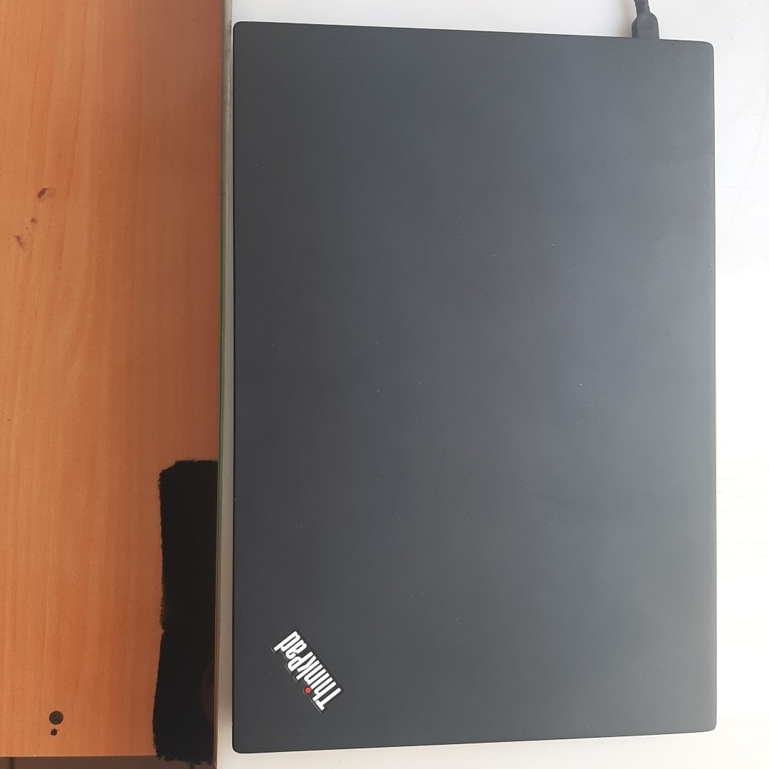 LAPTOP LENOVO THINKPAD T14 GEN 1 (2022) 512 GB SSD 8 GB RAM (SEMINUEVO)