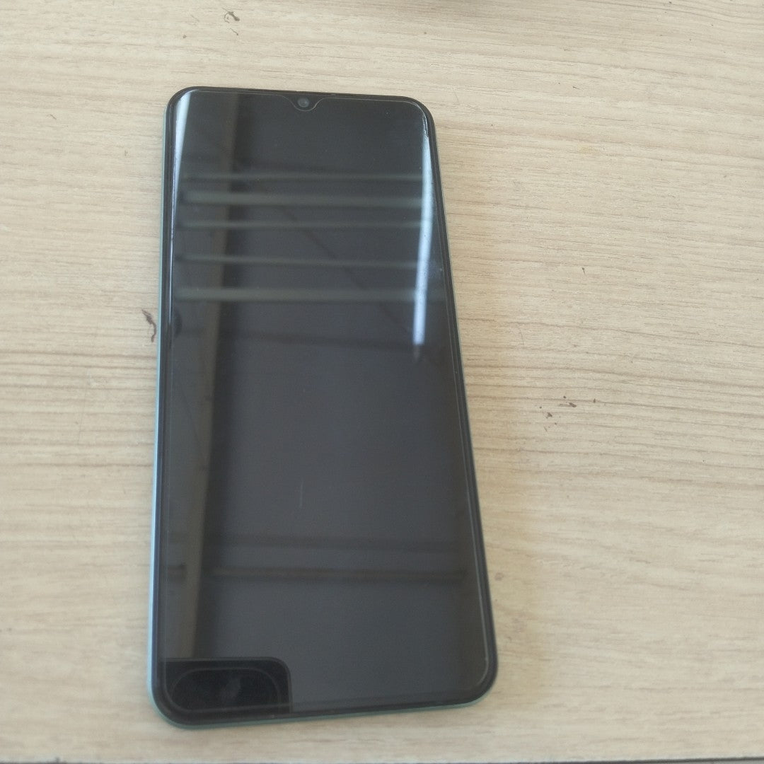 CELULAR VIVO Y03 V2332 (2024) 128 GB 4 GB RAM (SEMINUEVO)