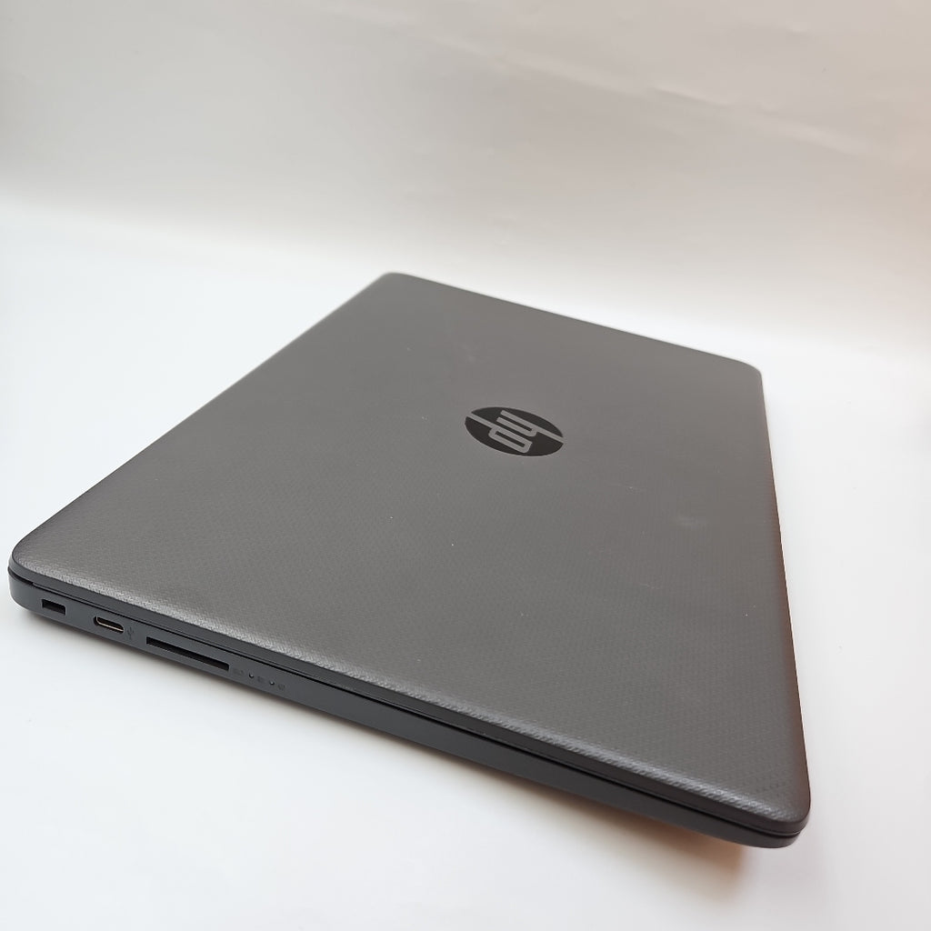 LAPTOP HP 245 G8 (2022) 1 TB 8 GB RAM