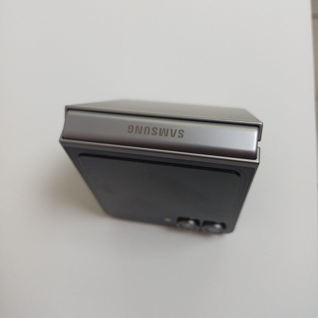 CELULAR SAMSUNG GALAXY Z FLIP6 SM-F741B (2024) 512 GB 12 GB RAM (SEMINUEVO)