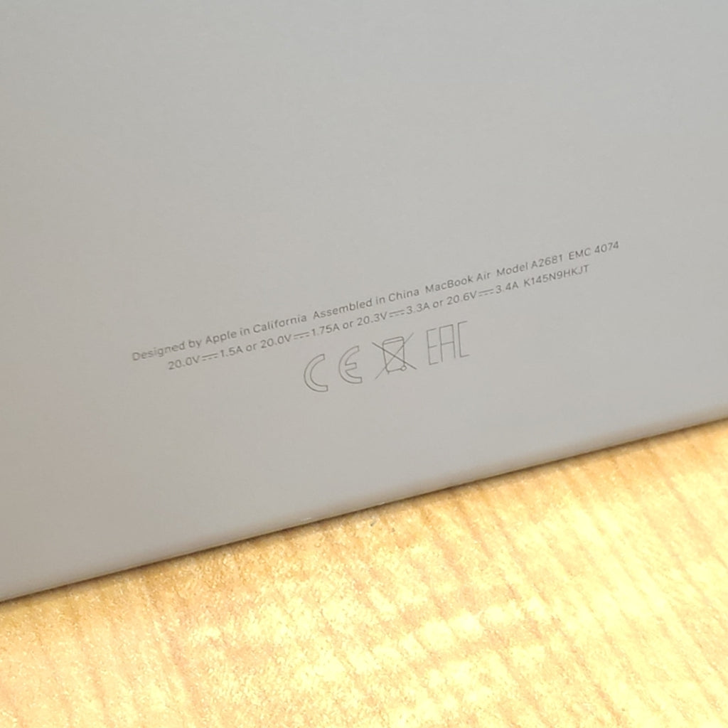 LAPTOP APPLE MACBOOK AIR 13" 2022 3.49 A2681 (8 CPU/8 GPU) 256 GB SSD 8 GB RAM (SEMINUEVO)