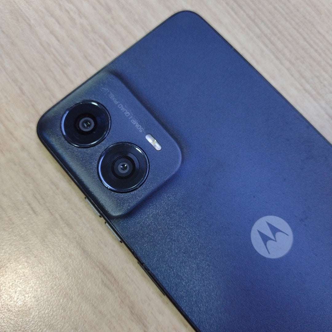 CELULAR MOTOROLA MOTO G24 XT2423-1 (2024) 256 GB 4 GB RAM (SEMINUEVO)