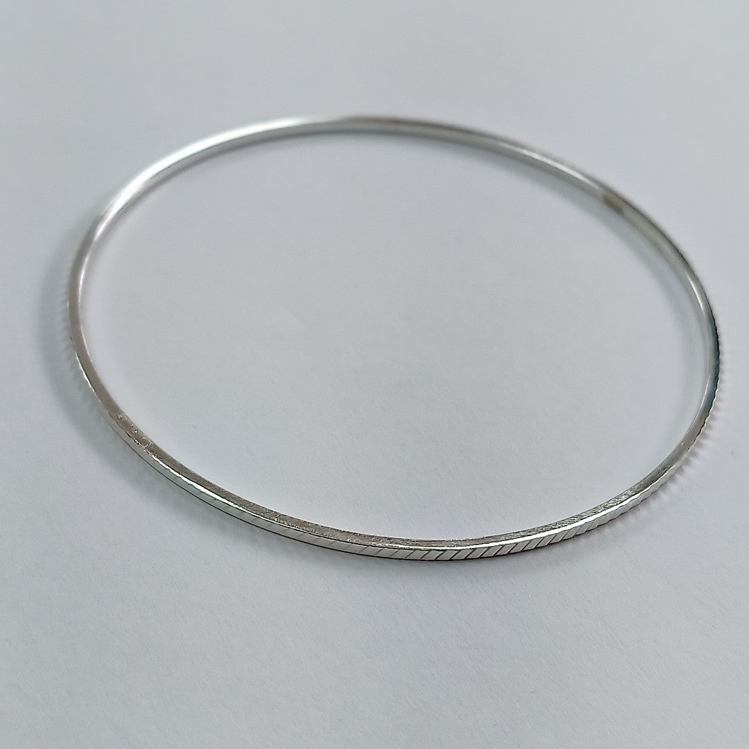 PULSERA RIGIDA PLATA 4.6 GRMS (SEMINUEVO)