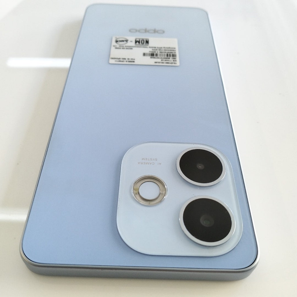 CELULAR OPPO  A5 PRO CPH2711 (2025) 256 GB 8 GB RAM (SEMINUEVO)