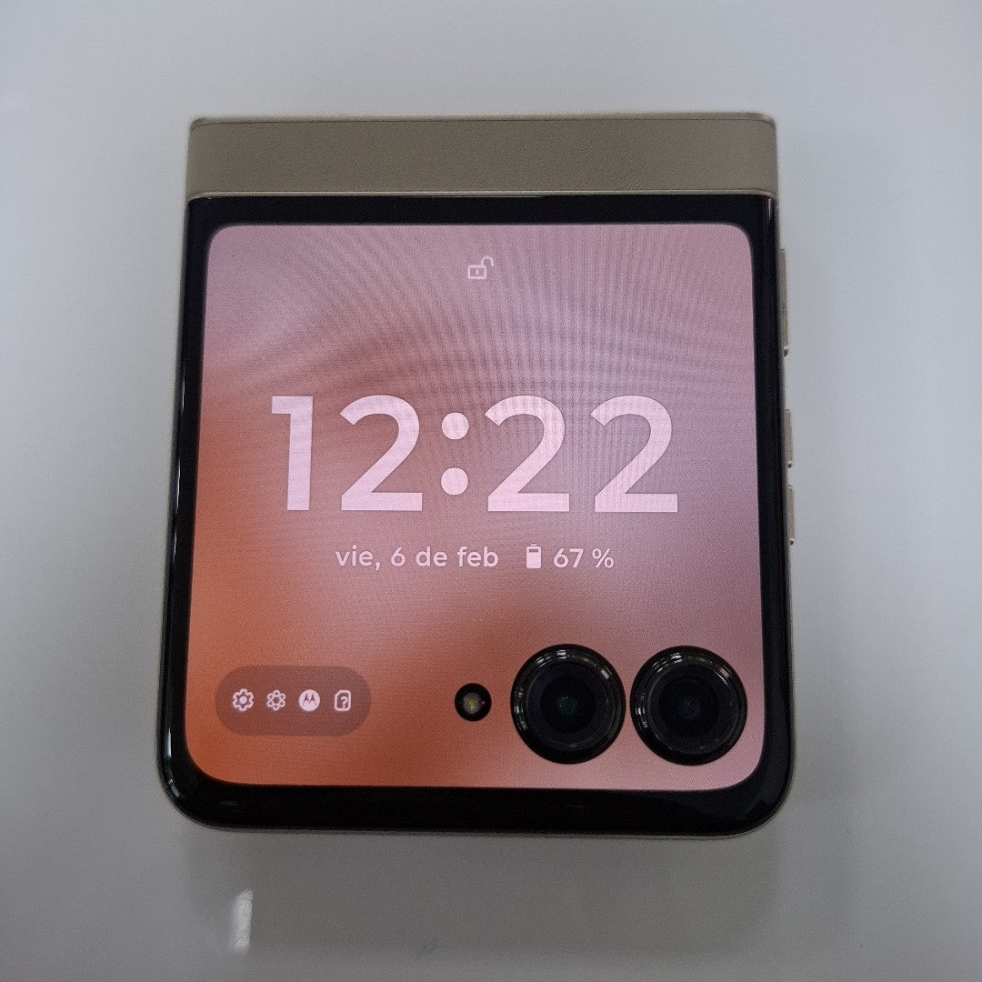 CELULAR MOTOROLA RAZR 50 5G XT2453-1 512 GB 12 GB RAM (SEMINUEVO)