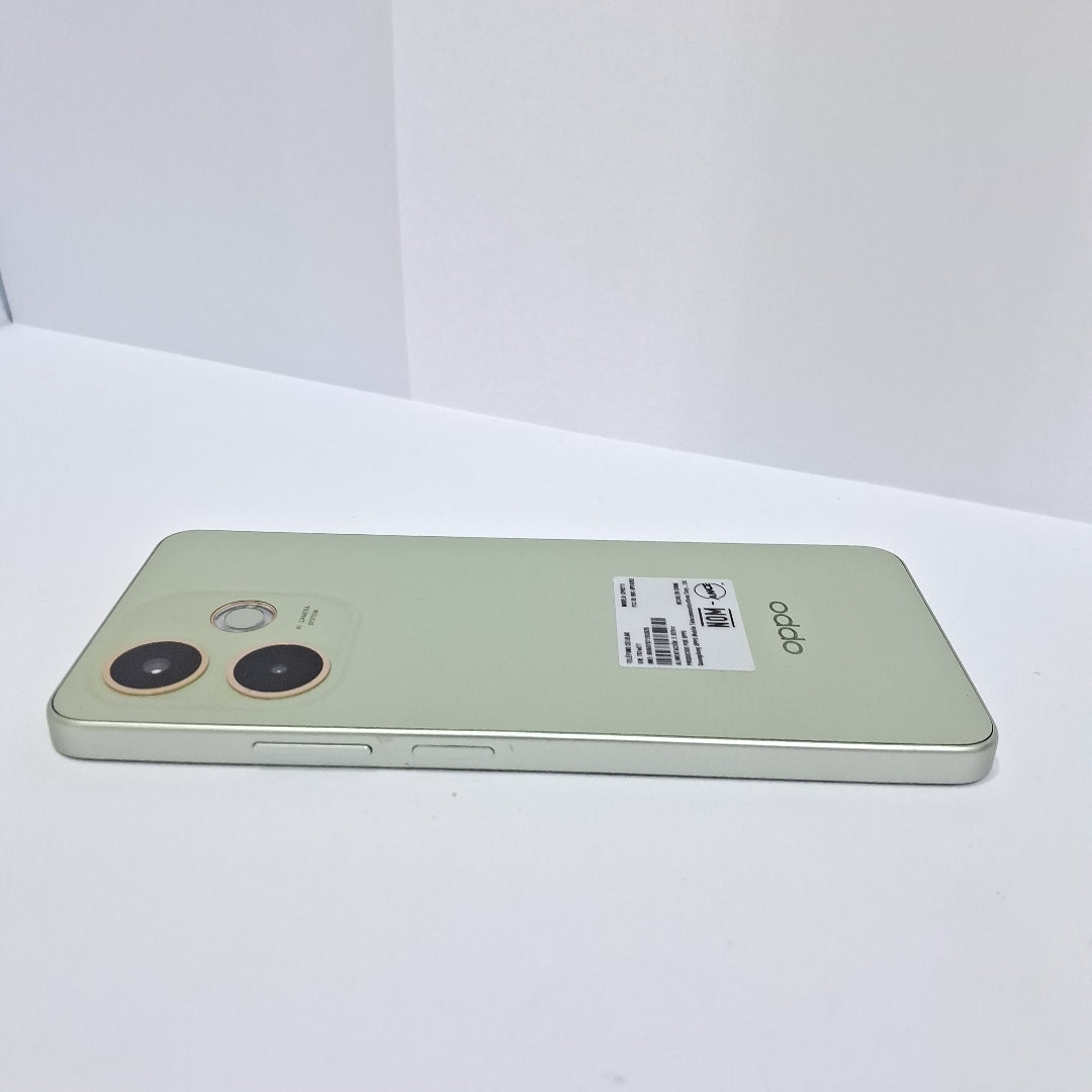 CELULAR OPPO  A5 PRO CPH2711 (2025) 256 GB 8 GB RAM (SEMINUEVO)