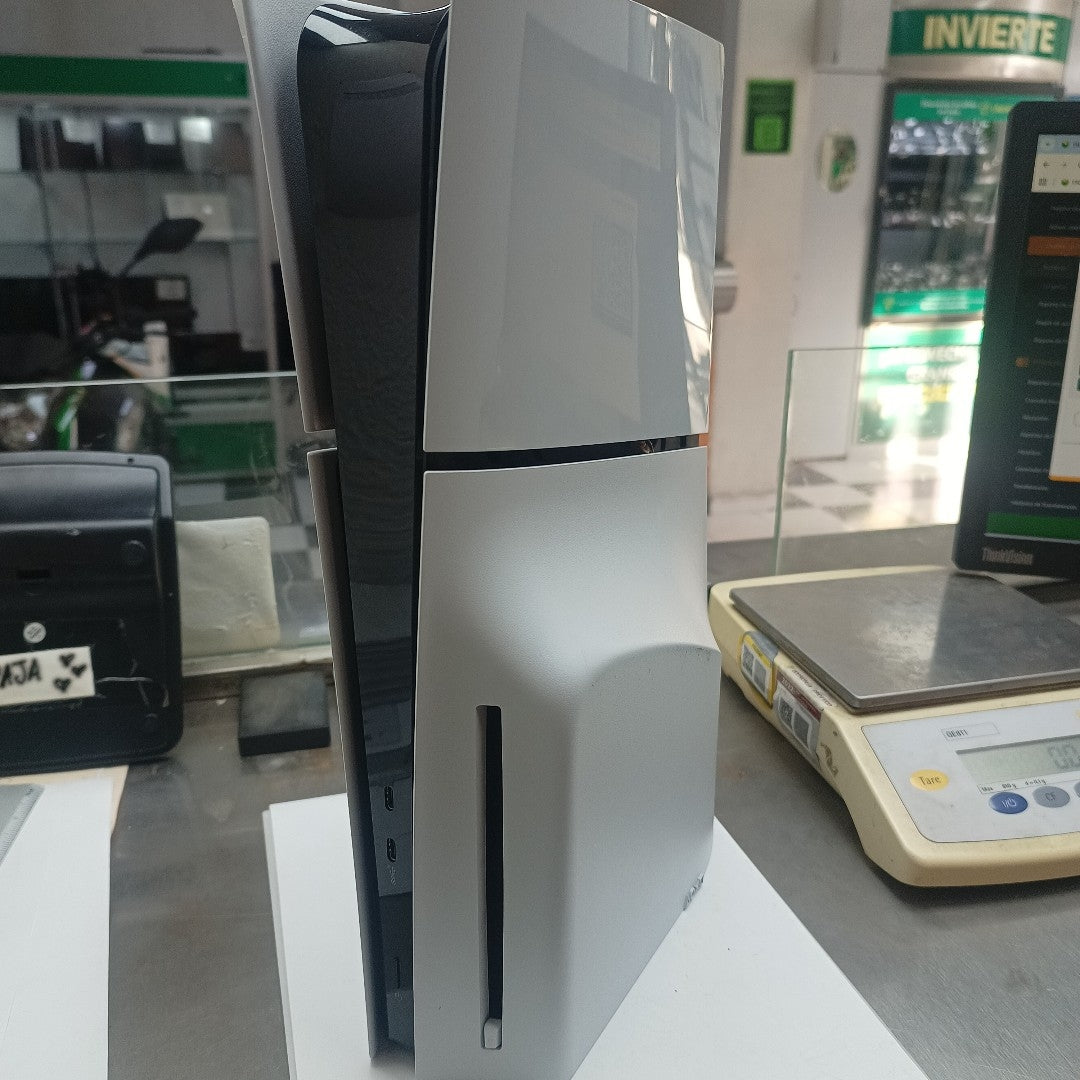 CONSOLA DE VIDEOJUEGO SONY PS5 SLIM 1 TB SSD