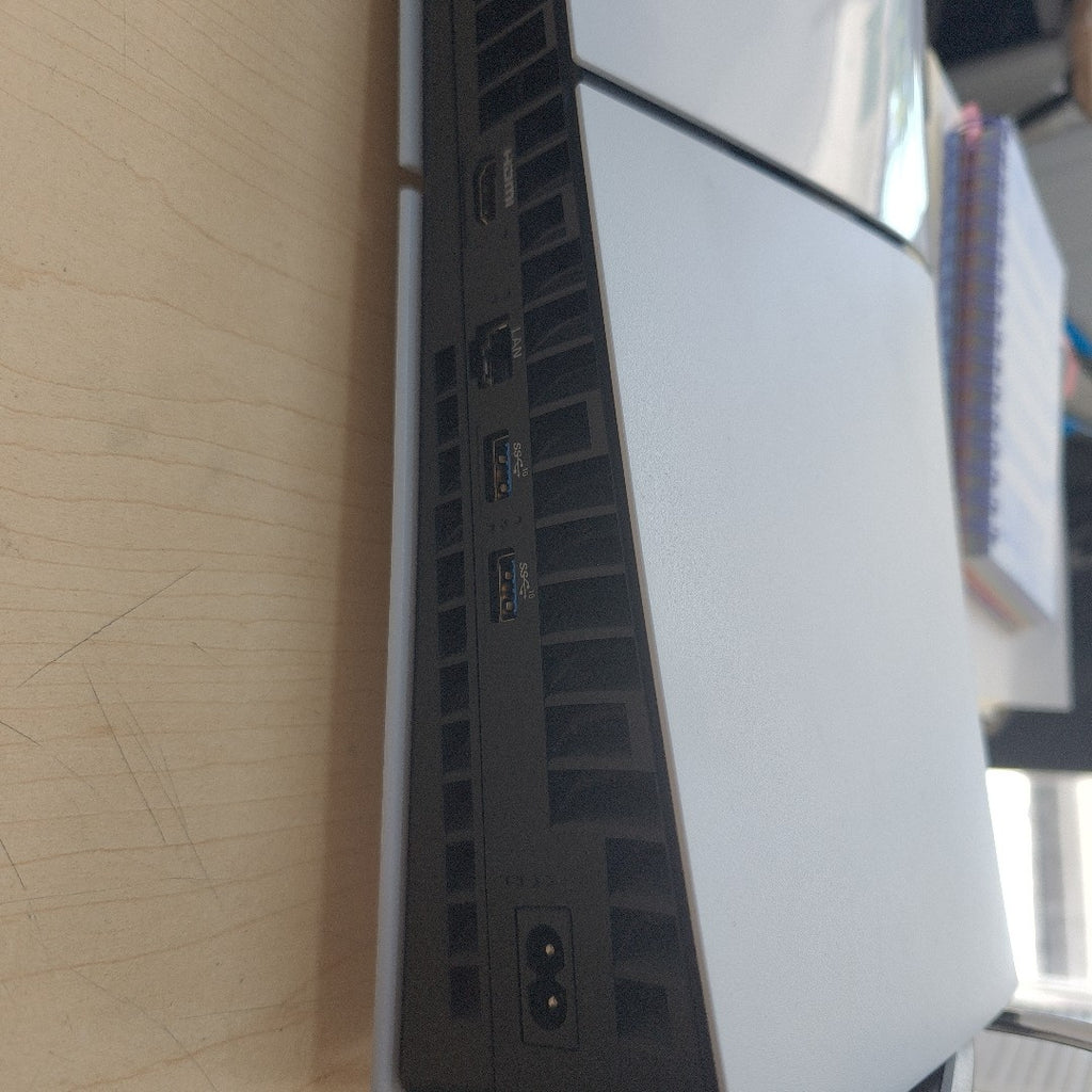 CONSOLA DE VIDEOJUEGO SONY PS5 825 SSD (SEMINUEVO)