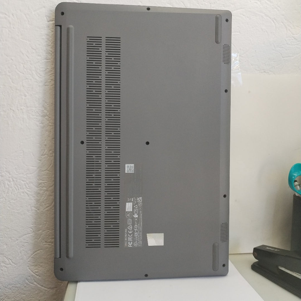 LAPTOP LENOVO IDEAPAD 1 15AMN7 (2023) 256 GB SSD 8 GB RAM (SEMINUEVO)