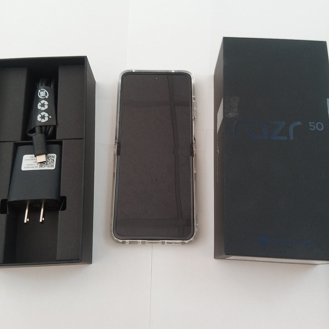 CELULAR MOTOROLA RAZR 50 5G XT2453-1 512 GB 12 GB RAM (SEMINUEVO)
