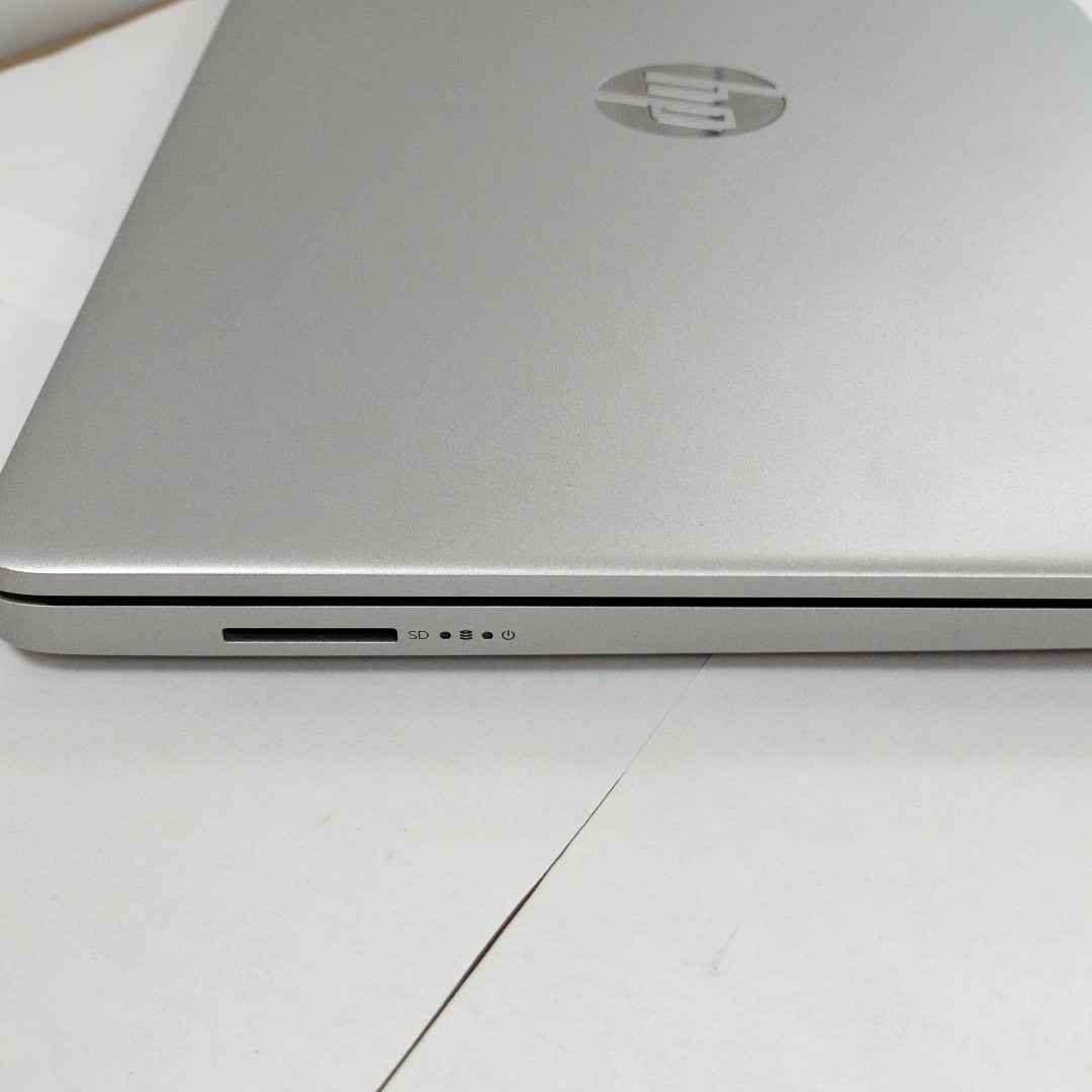 LAPTOP HP 14-DQ0530LA(2024) 256 GB SSD 8 GB RAM (SEMINUEVO)