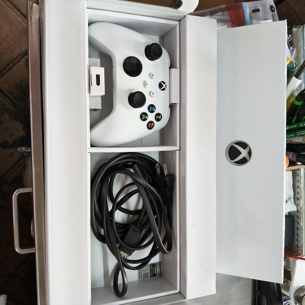 CONSOLA DE VIDEOJUEGO MICROSOFT XBOX SERIES X 1 TB SSD (SEMINUEVO)