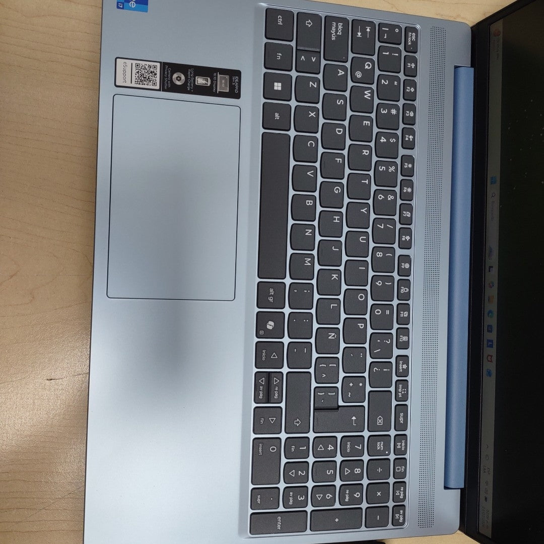 LAPTOP LENOVO IDEAPAD SLIM 3 15IRH10 (2025) 512 GB SSD 16 GB RAM (SEMINUEVO)
