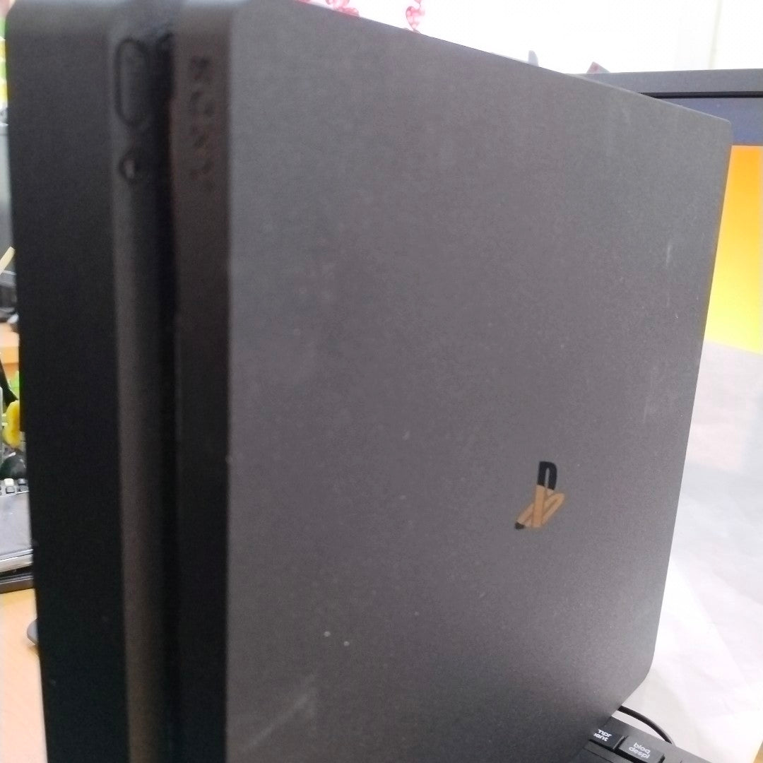 CONSOLA DE VIDEOJUEGO SONY PS4 SLIM 1 TB (SEMINUEVO)