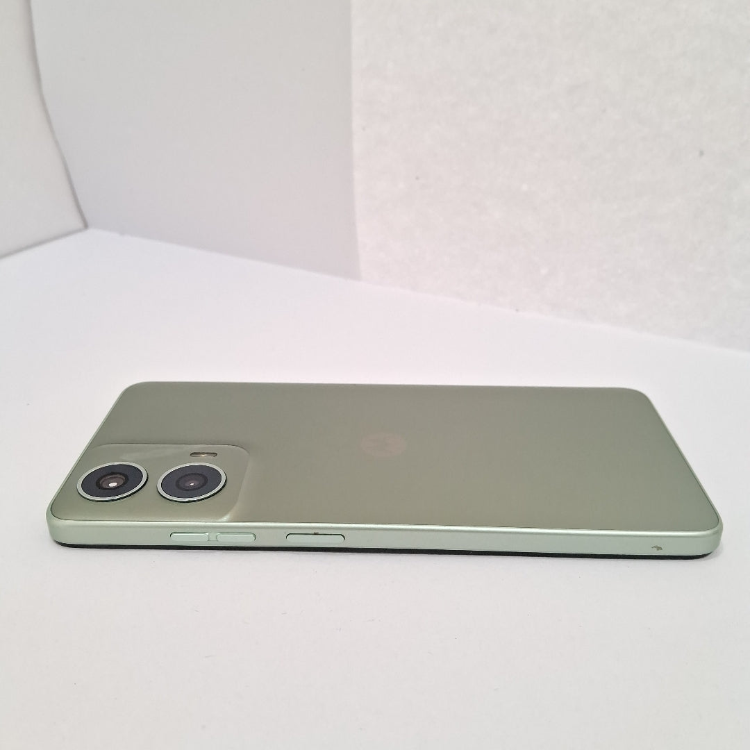 CELULAR MOTOROLA MOTO G24 XT2423-1 (2024) 128 GB 4 GB RAM (SEMINUEVO)