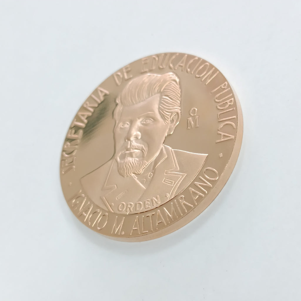 MEDALLA CONMEMORATIVA ORO 21 K 42 GRMS (SEMINUEVO)